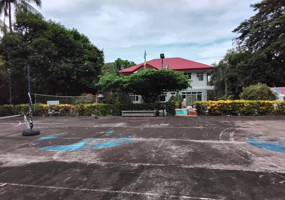 Tennis court