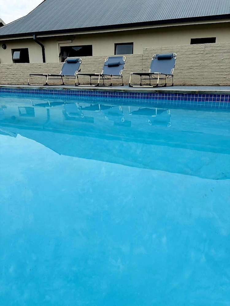 Indoor/outdoor pool