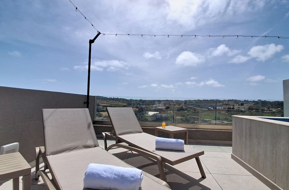 Rooftop pool