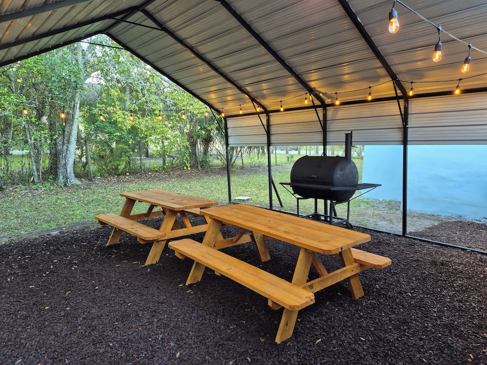 BBQ/picnic area