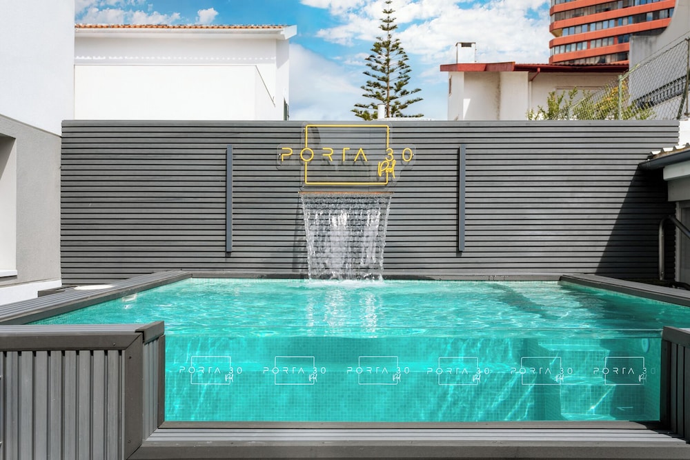 Pool waterfall