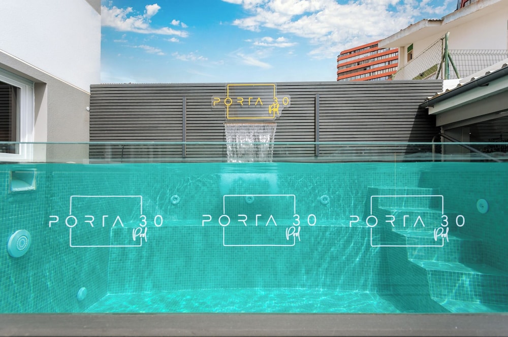 Pool waterfall