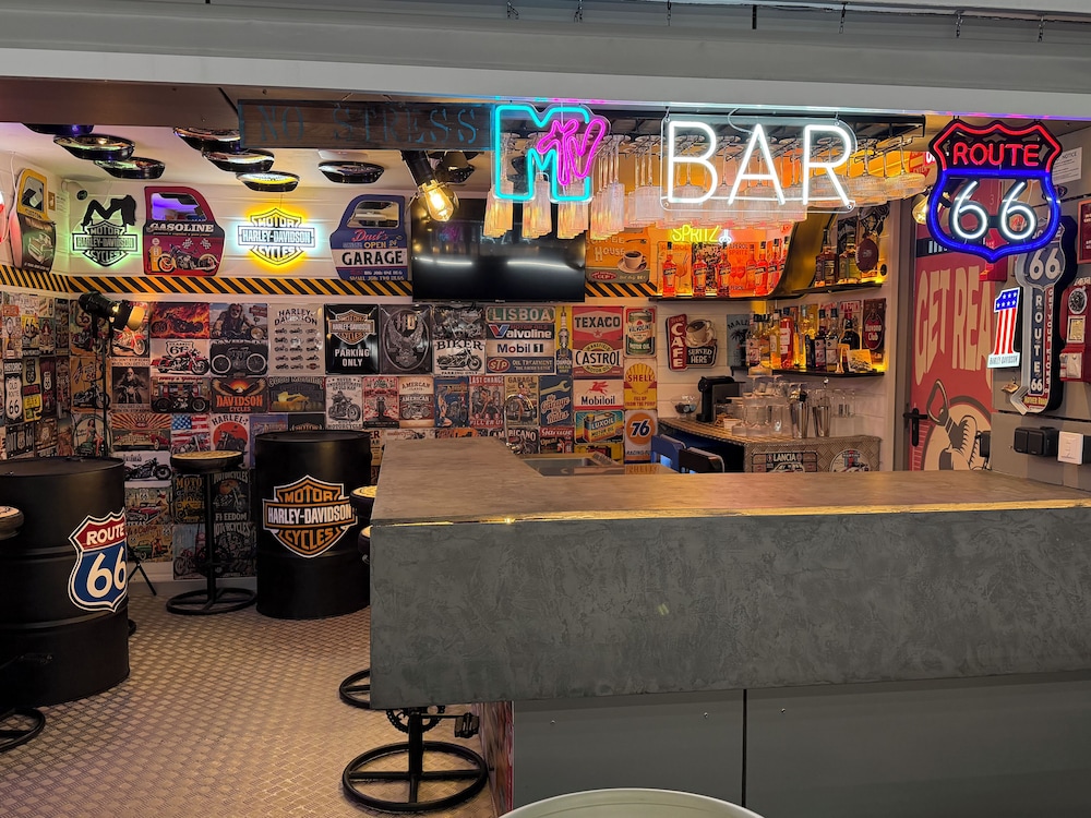 Sports bar