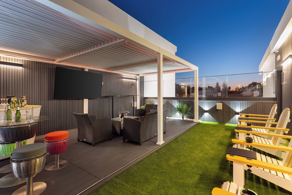 Sundeck
