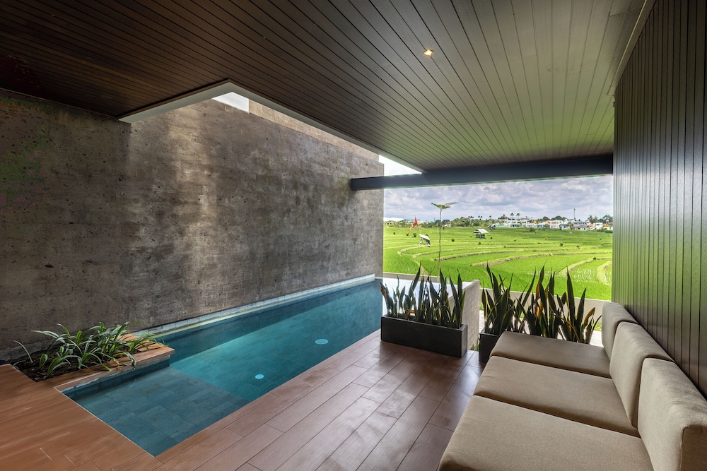 Private pool