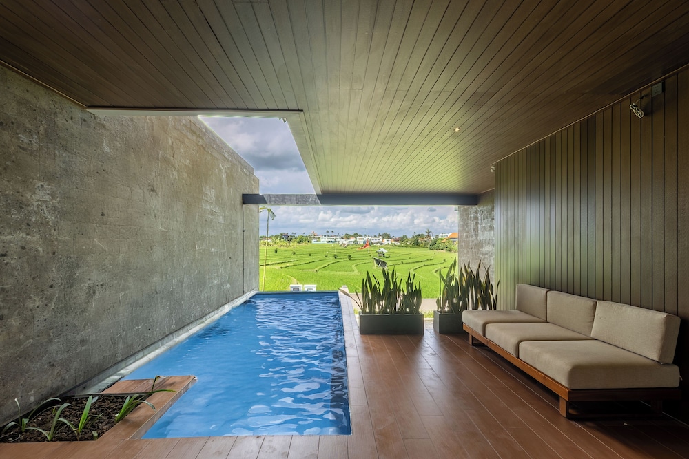Private pool