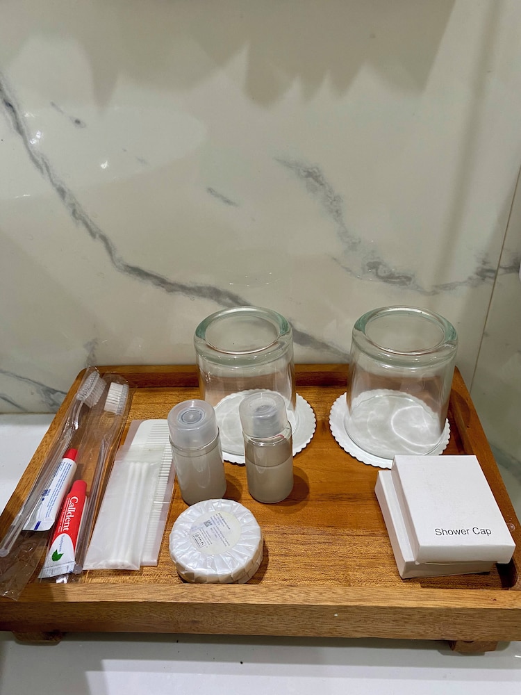 Bathroom amenities