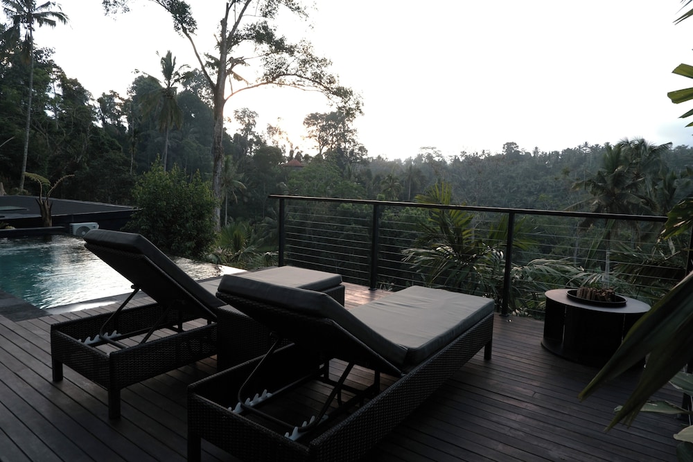 Sundeck