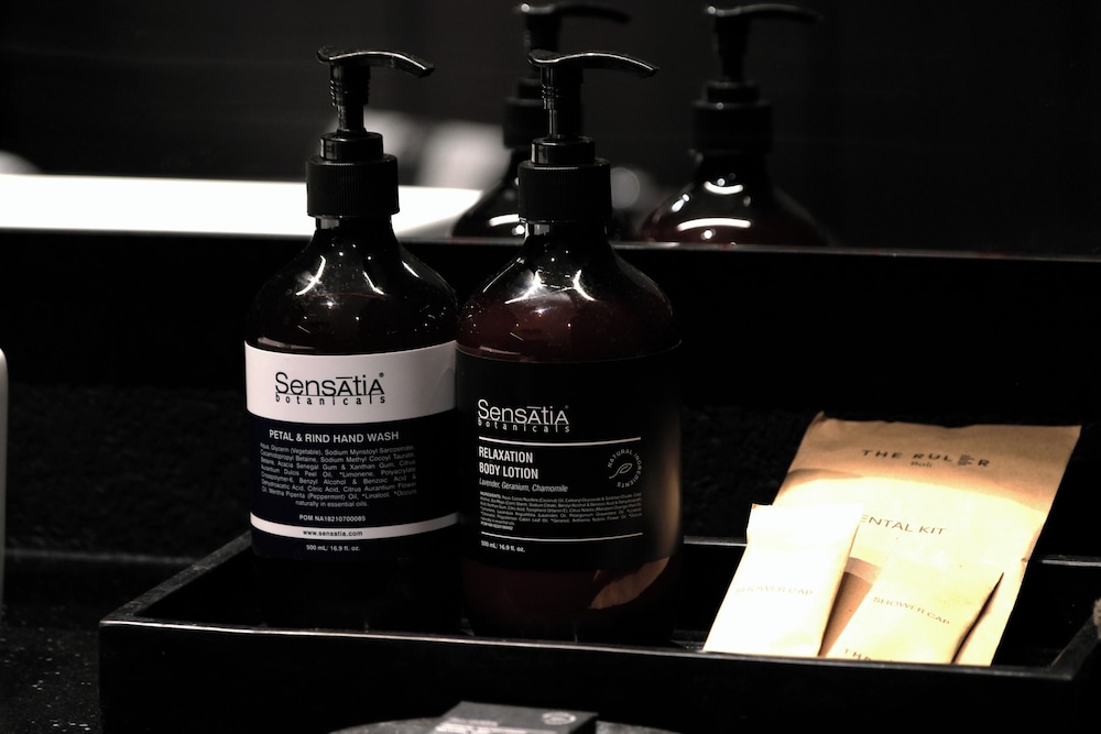 Bathroom amenities