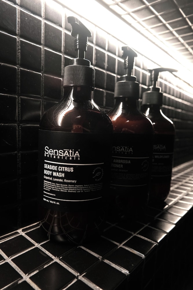 Bathroom amenities