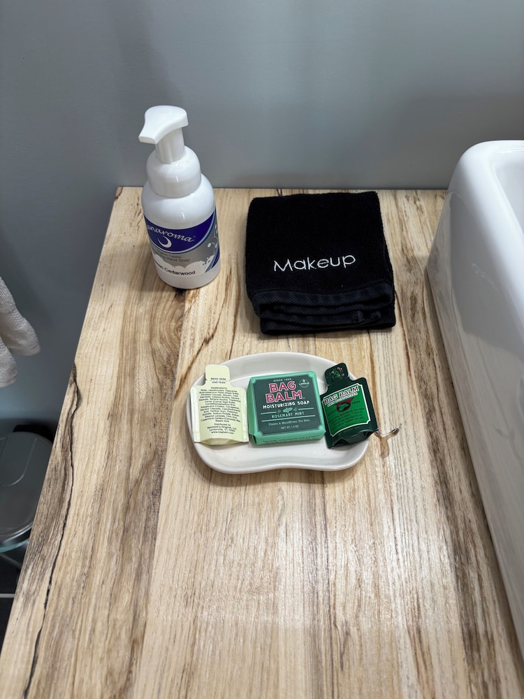 Bathroom amenities