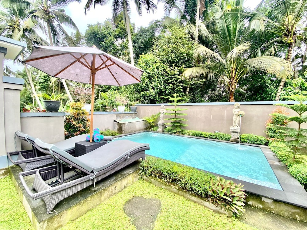 Private pool