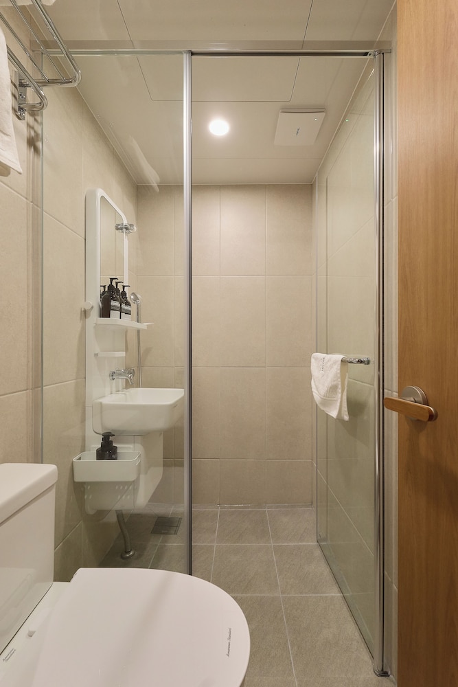 Bathroom shower