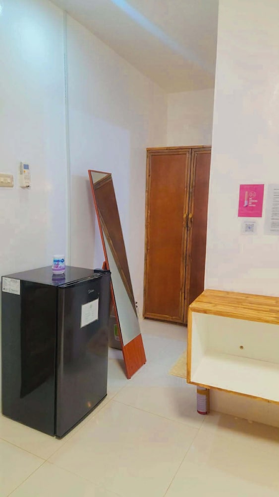Mini-refrigerator
