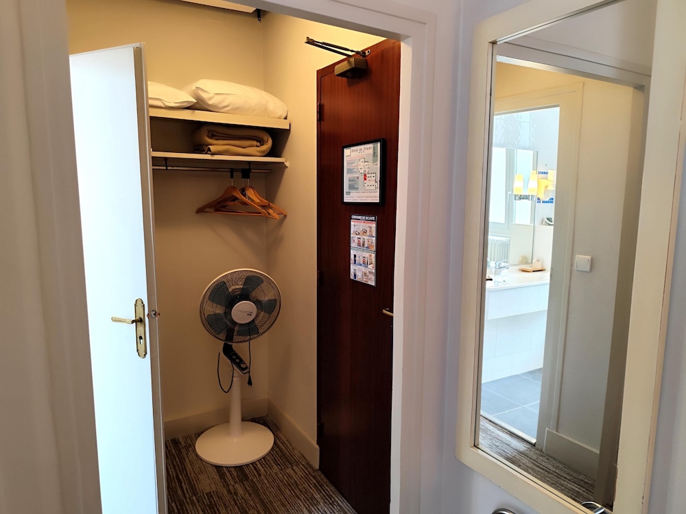 Room amenity