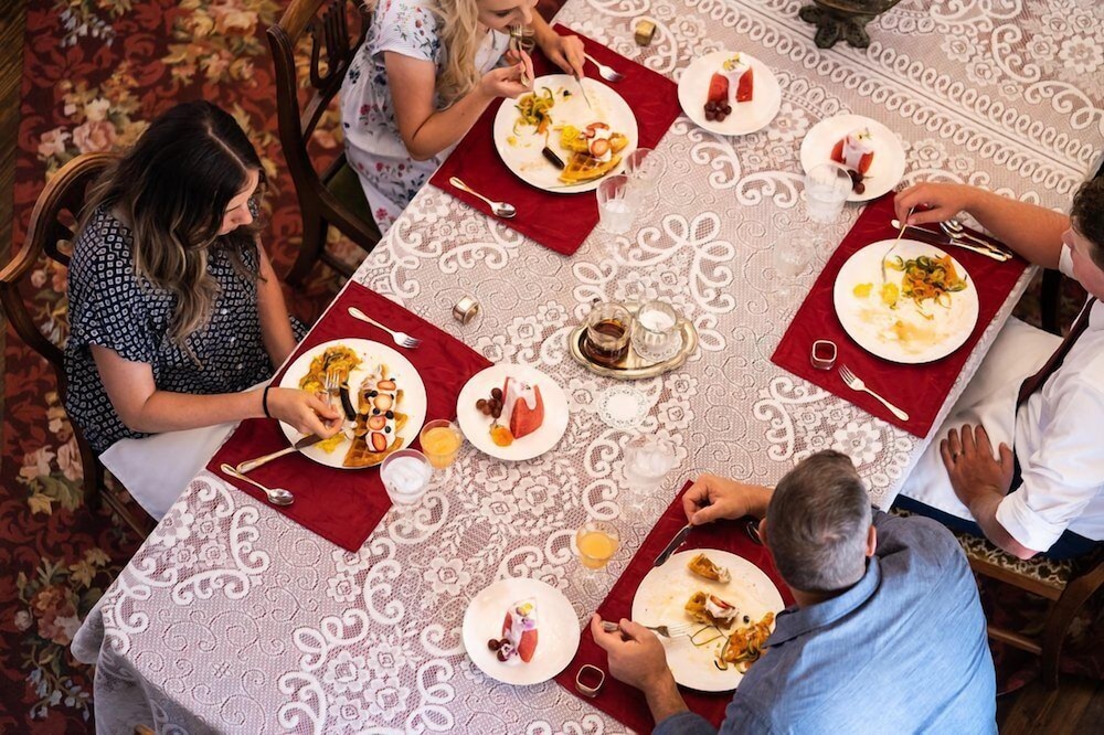 Breakfast area