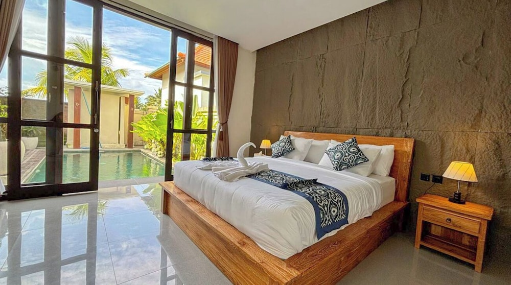 Private pool