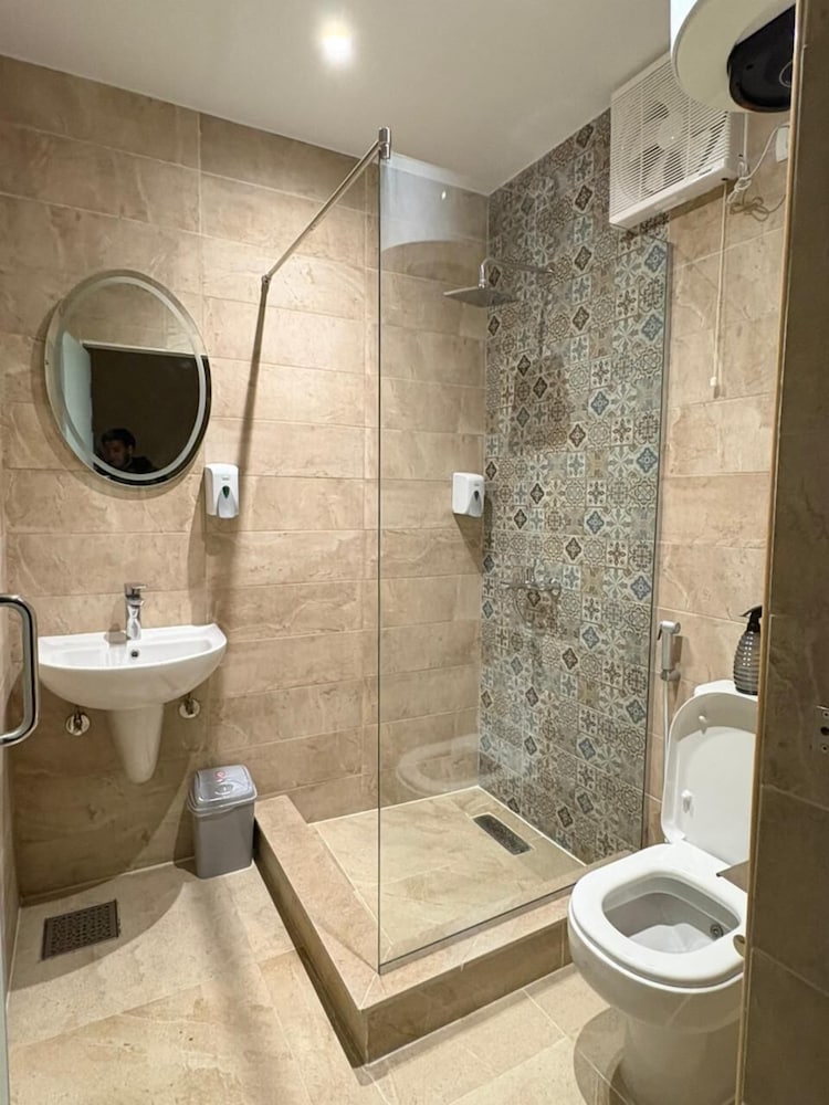 Bathroom shower
