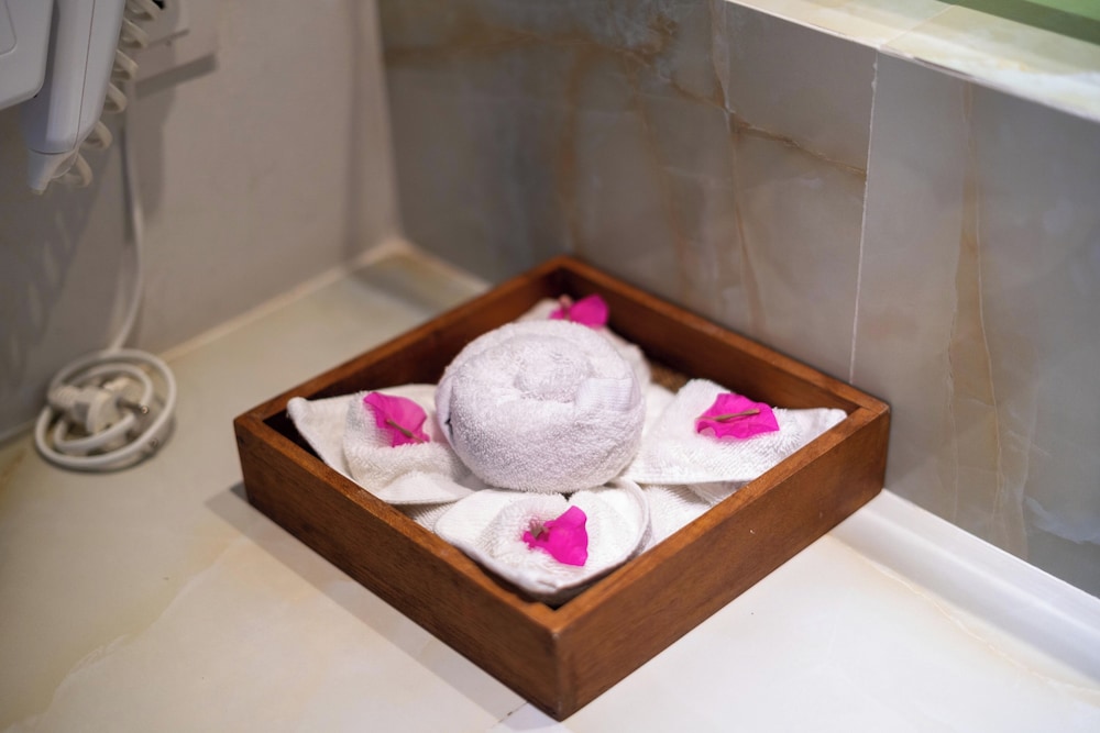 Bathroom amenities