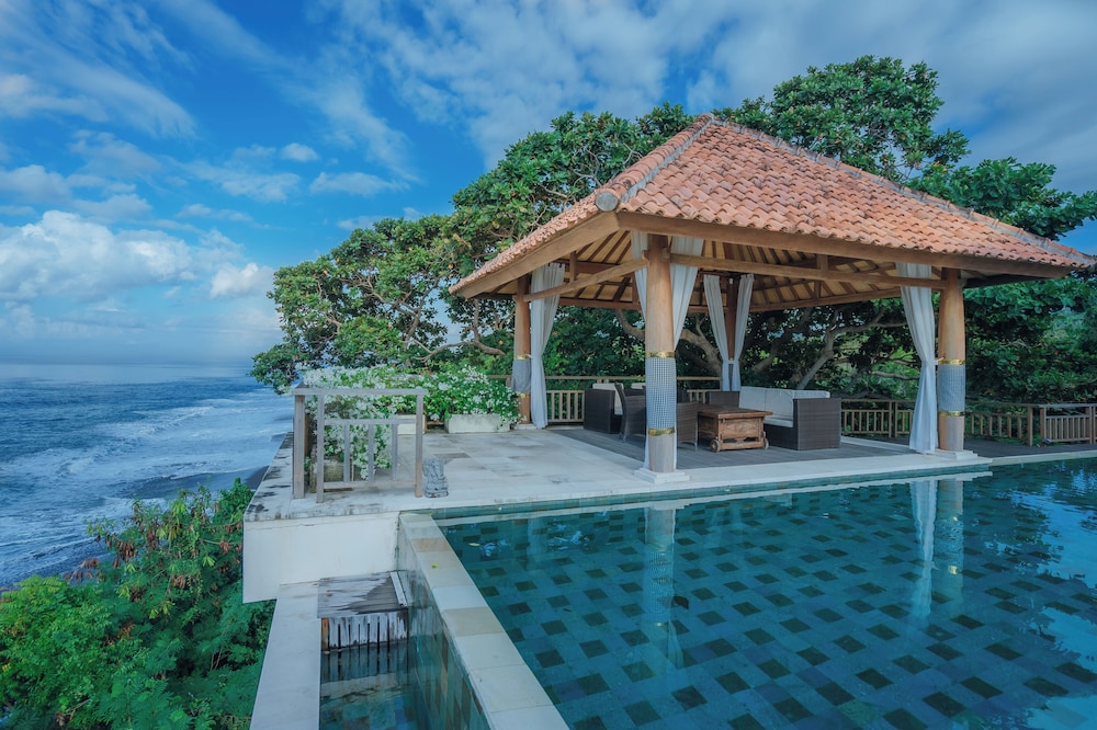 Beach/ocean view
