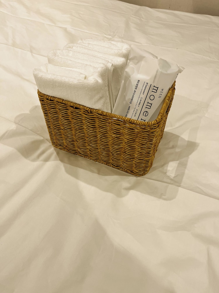 Bathroom amenities