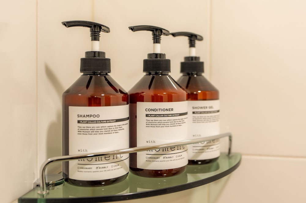Bathroom amenities