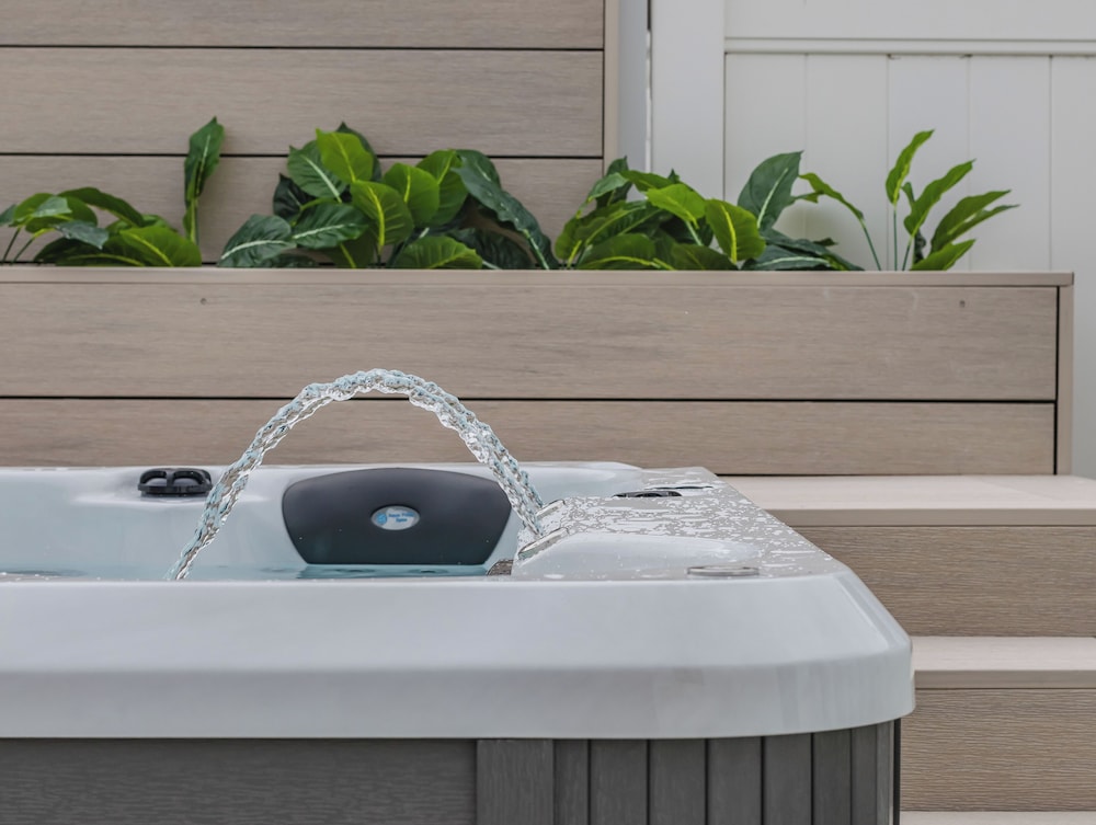 Outdoor spa tub