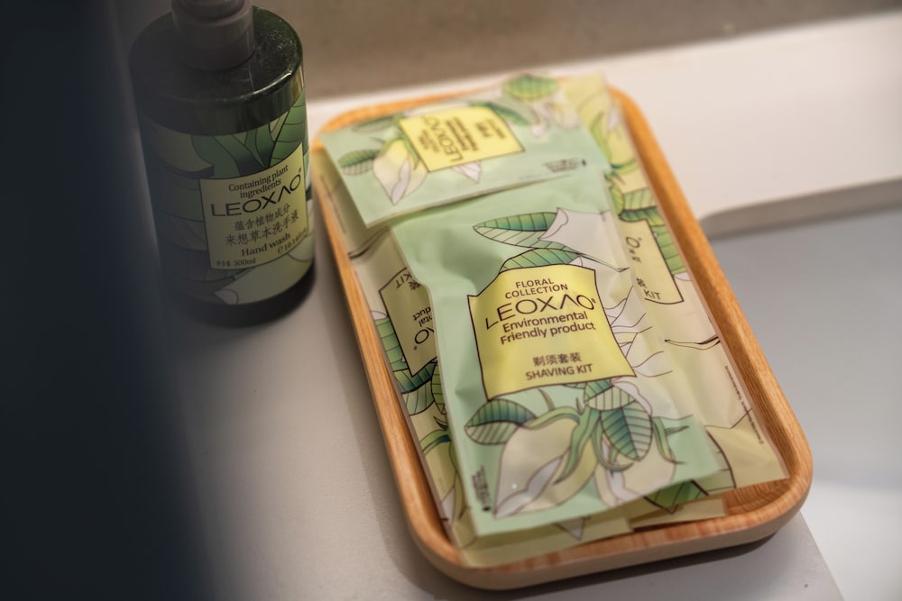 Bathroom amenities
