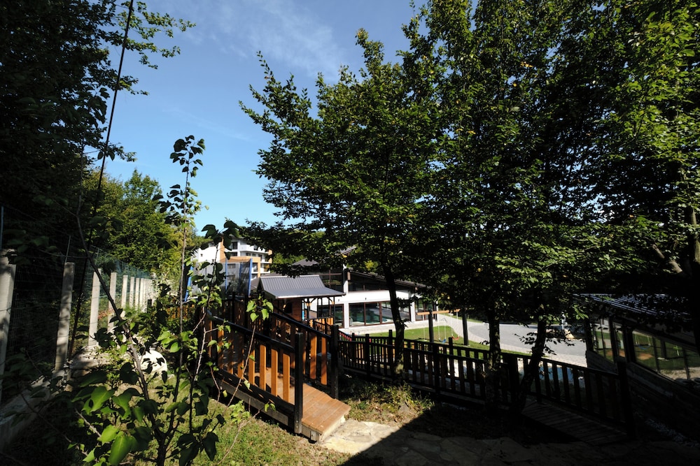 Children's play area - outdoor