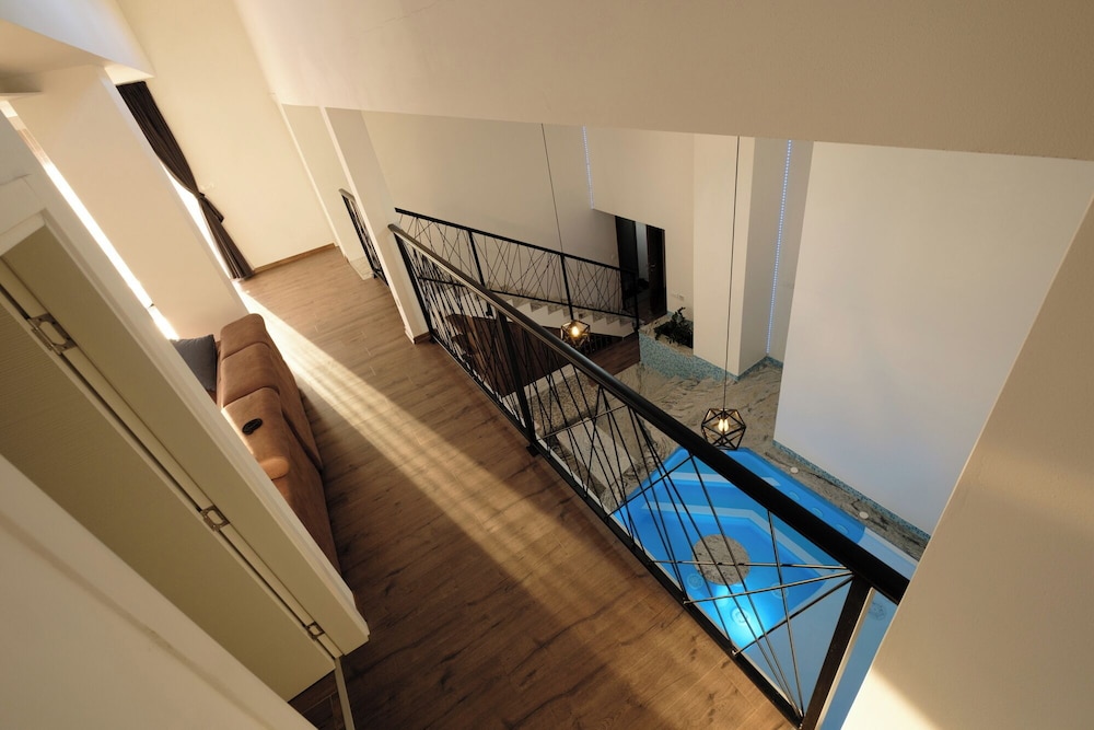 Private pool