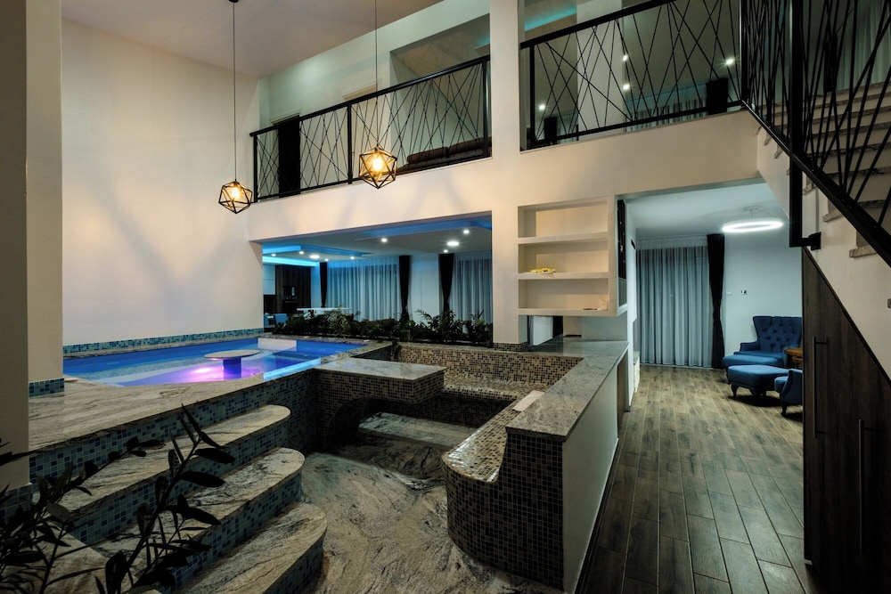 Private pool