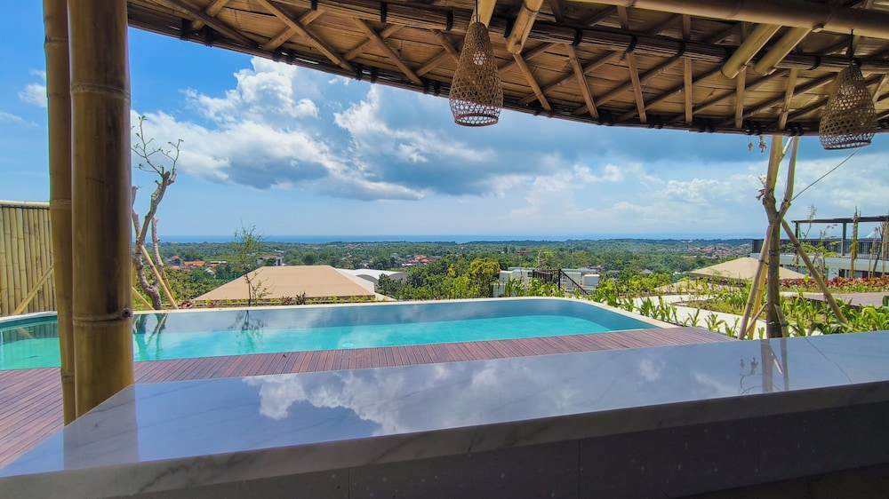 Poolside bar