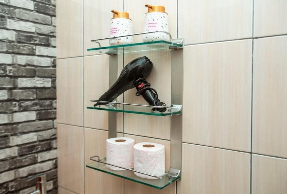 Bathroom amenities