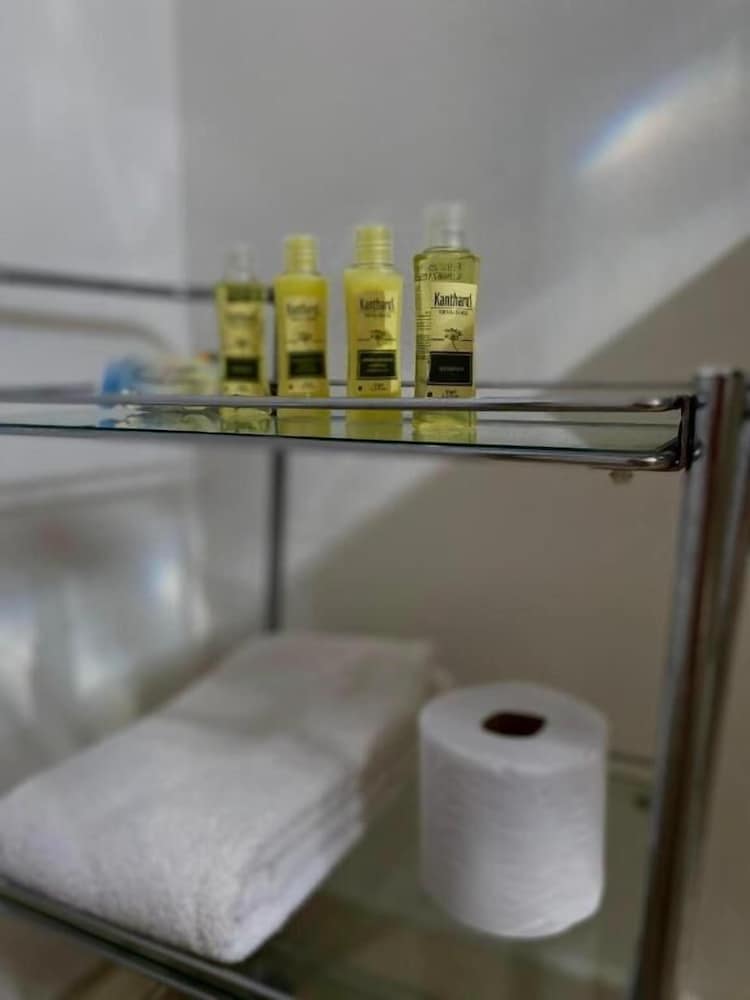 Bathroom amenities