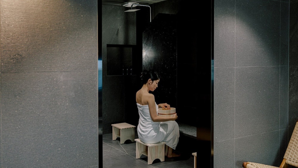 Private spa tub
