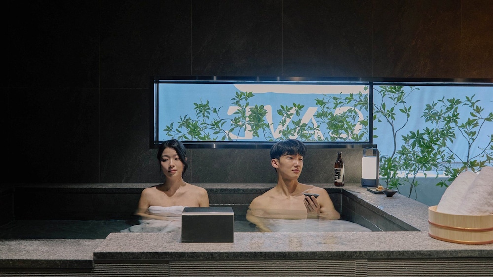 Private spa tub