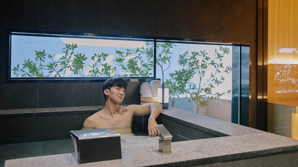 Private spa tub