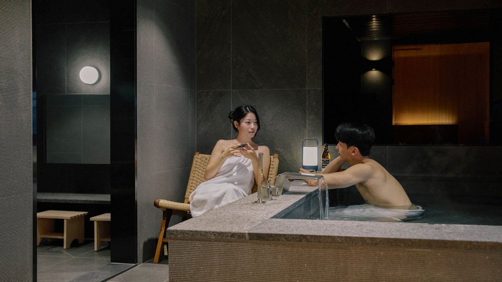 Private spa tub