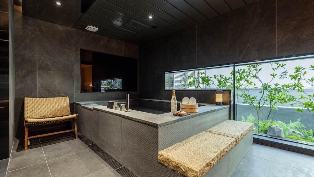 Private spa tub