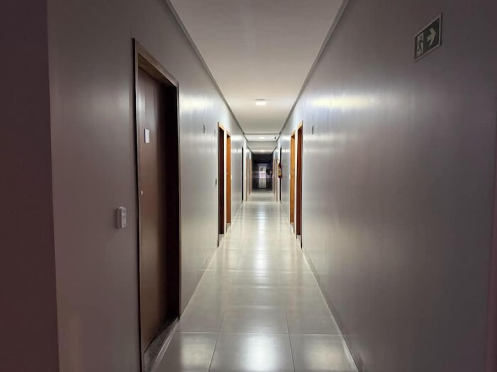 Handrails in hallways