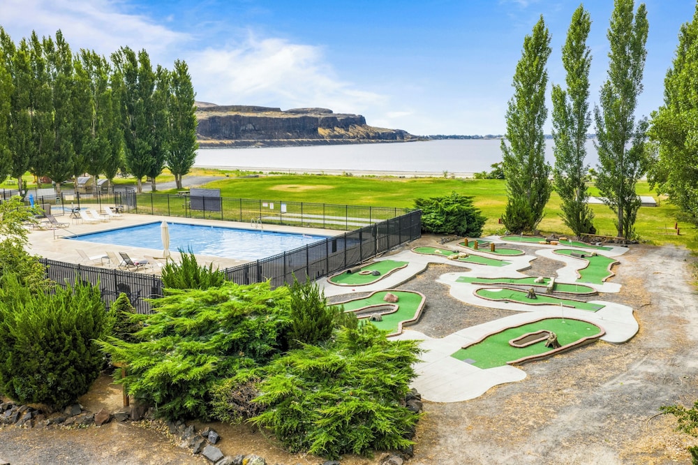 Mini-golf