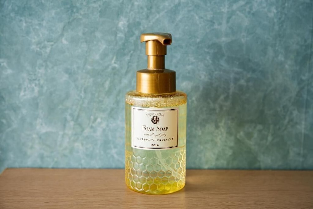 Bathroom amenities