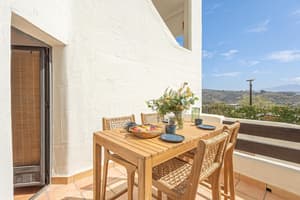 thumbnail: Outdoor dining