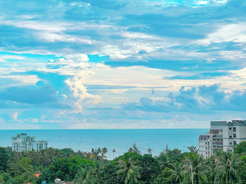 Beach/ocean view