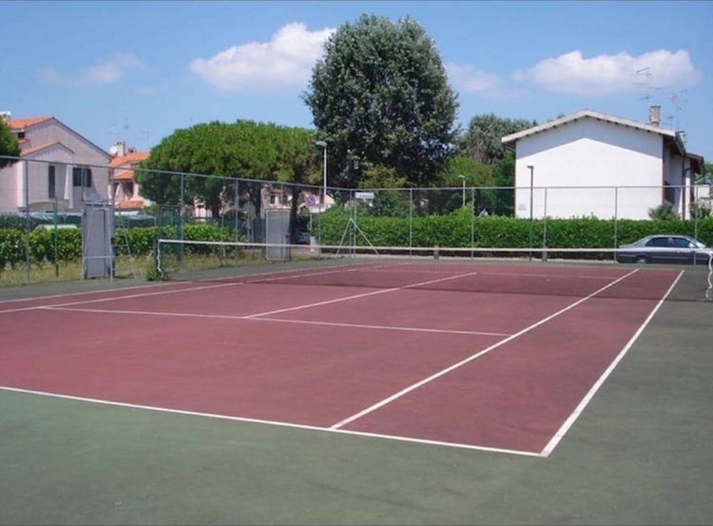 Tennis court