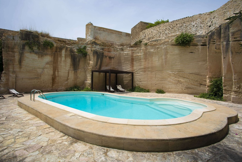 Rooftop pool