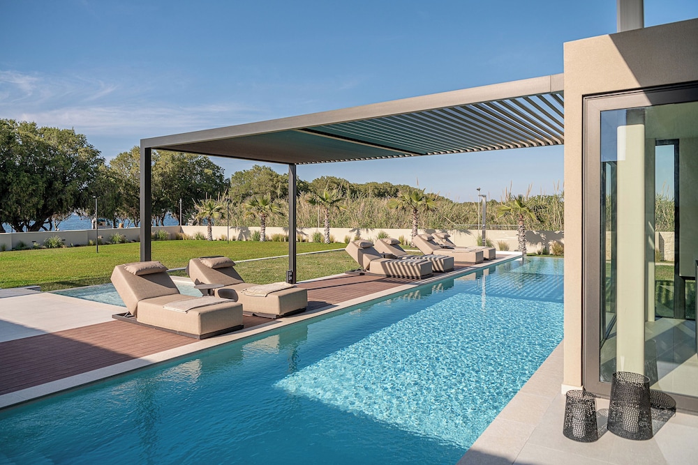 Private pool