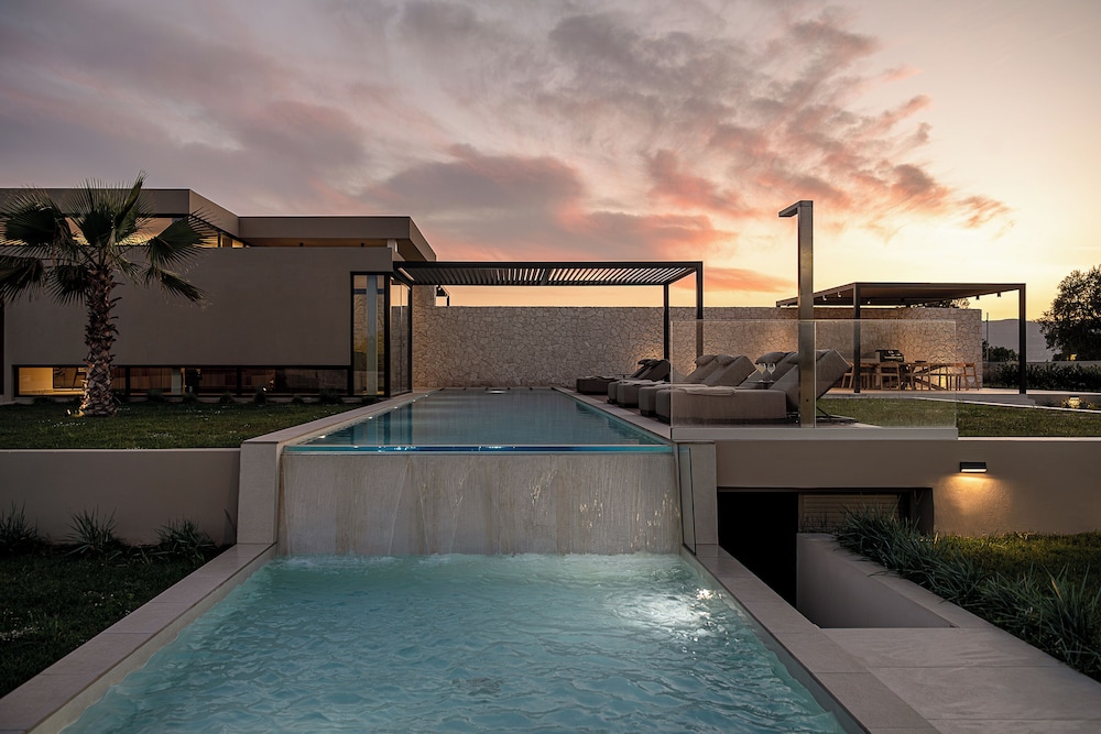 Private pool