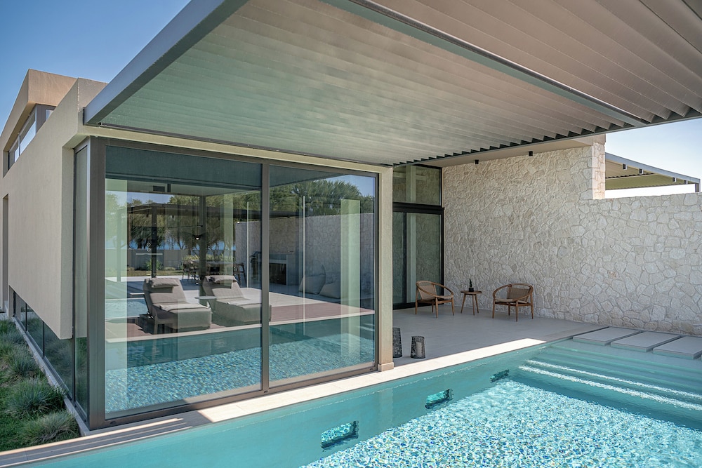 Private pool