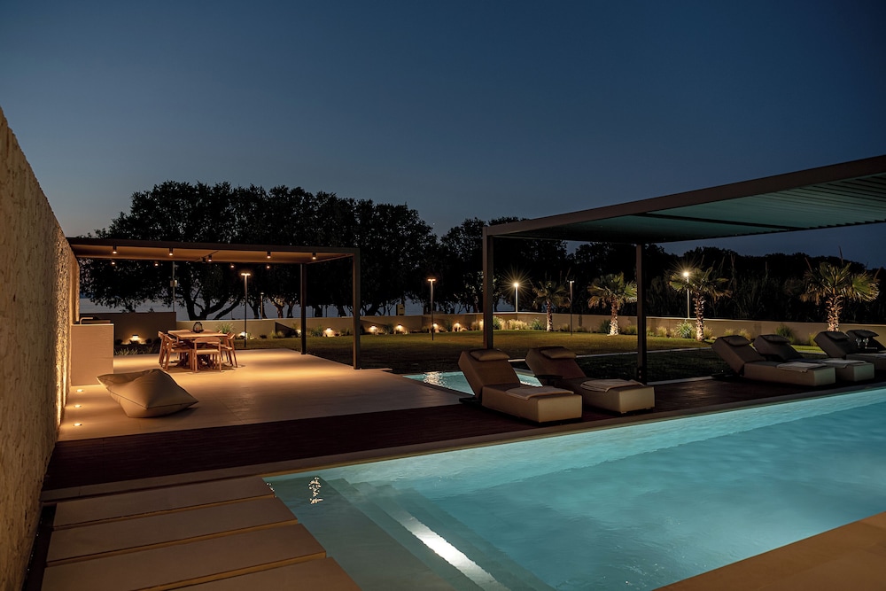 Private pool
